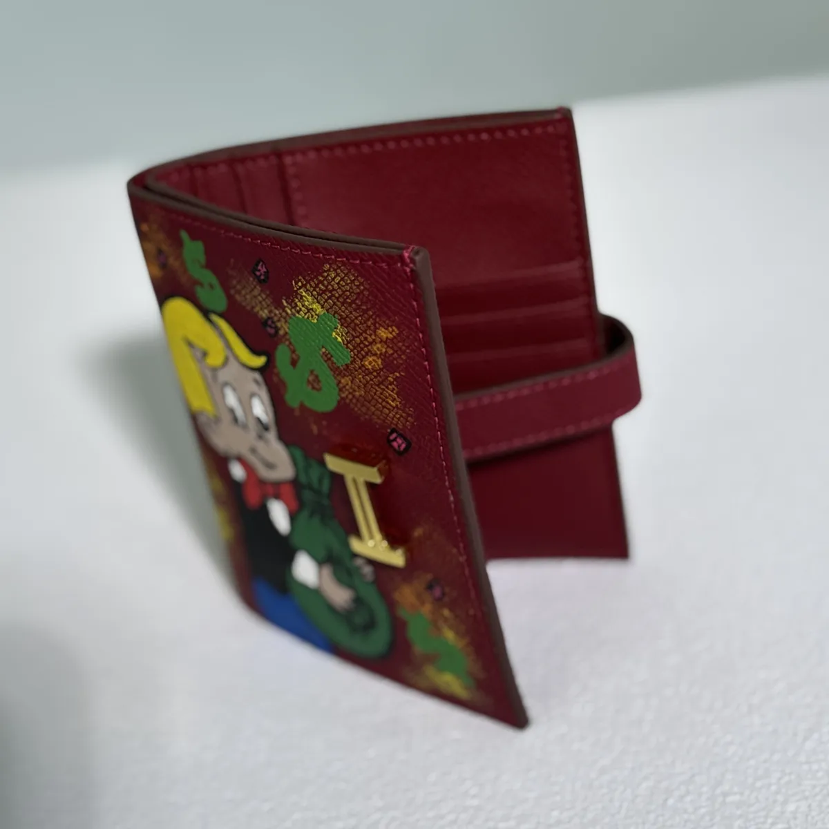 Peňaženka Wallet Élégance H-Clasp – Money Pop Art (Burgundy) | Limitovaná edícia 1/1