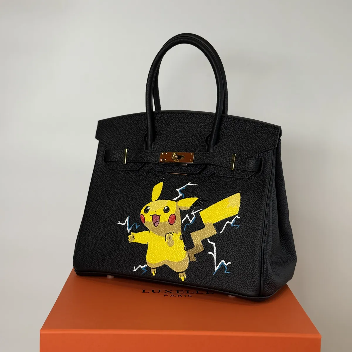 Kabelka Icona 30 „Pikachu“ – Limitovaná edícia 1/1